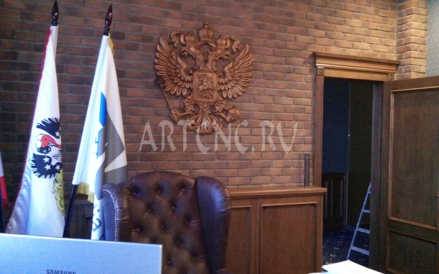 Деревянный резной герб  - artcnc.ru