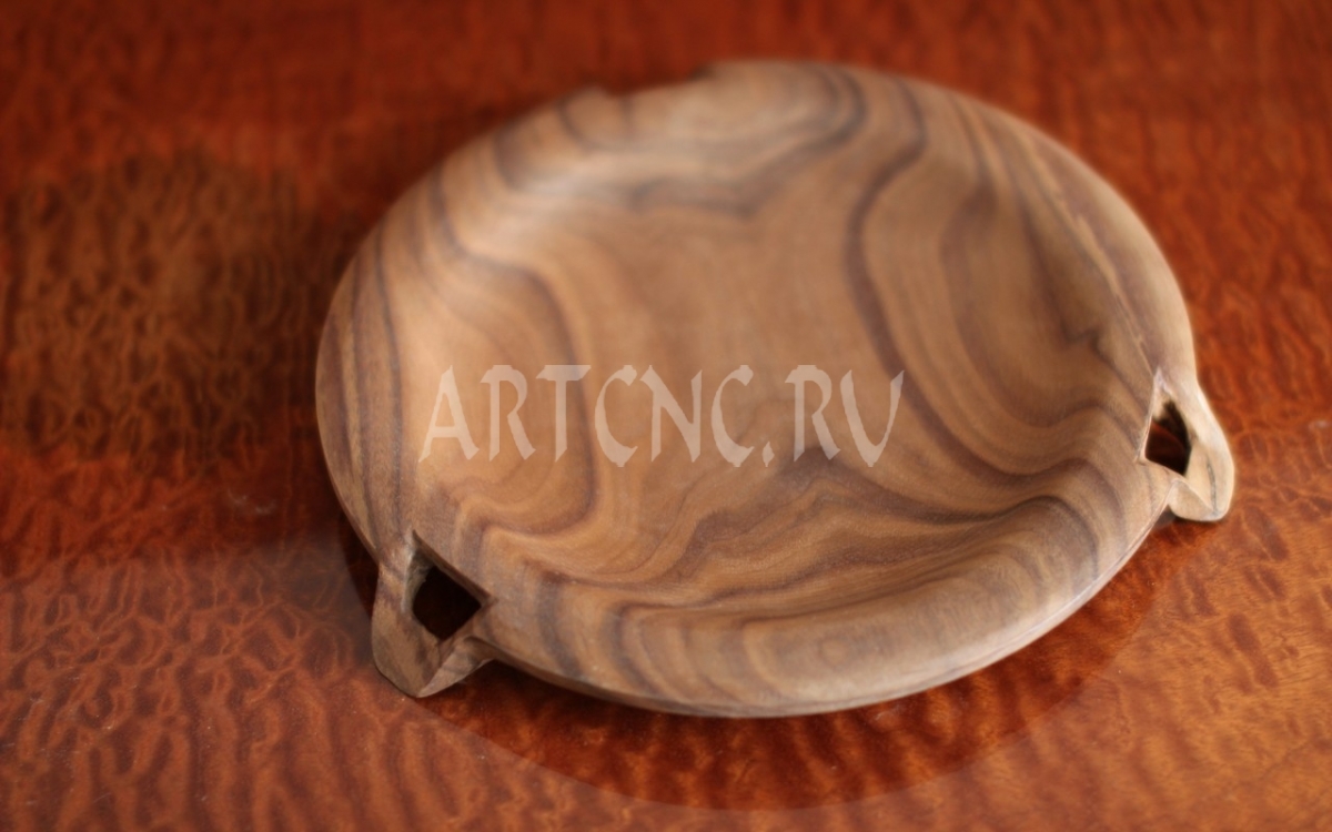 Тарелка из ореха - artcnc.ru